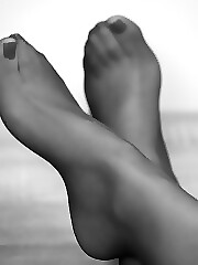 ArtisticWife and her feet